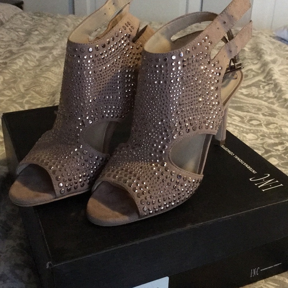INC International Concepts size 6 shoes